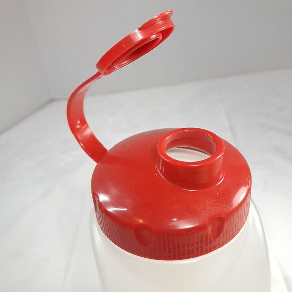 Rubbermaid Servin Saver Pitcher Jug #IC97 Red Flip Top Lid 1 QUART 32 oz Vintage - Picture 5 of 8